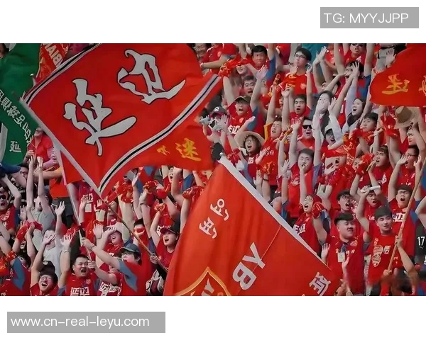 孔卡足球之夜激情四溢球迷共聚欢庆足球盛宴