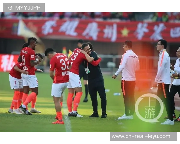 常飞亚足球之路:从青涩少年到职业球员的奋斗历程与荣耀时刻